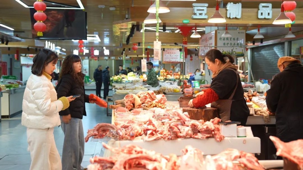 備年貨，尋年味！平江春節(jié)市場供需兩旺，肉制品銷售領(lǐng)銜年味經(jīng)濟(jì)